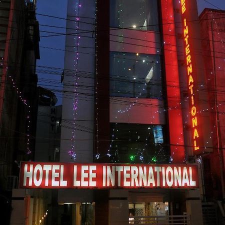 Hotel Lee International Колката Екстериор снимка
