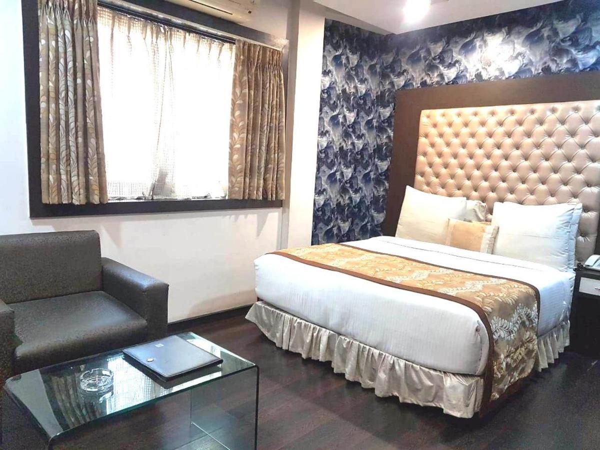 Hotel Lee International Колката Екстериор снимка