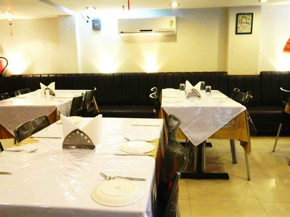 Hotel Lee International Колката Екстериор снимка