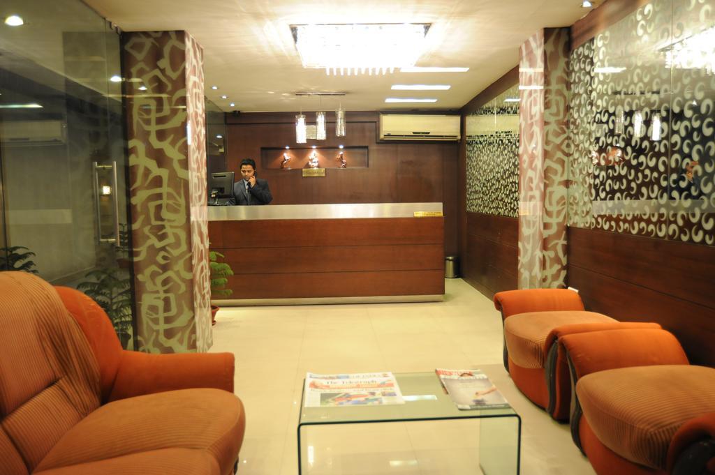 Hotel Lee International Колката Екстериор снимка