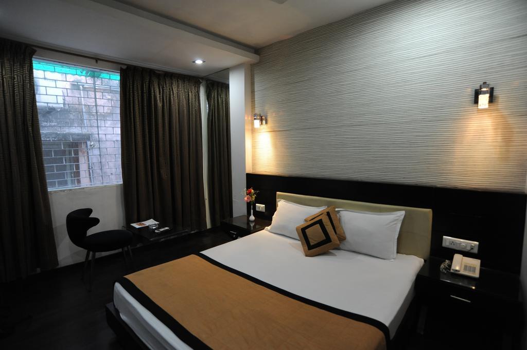 Hotel Lee International Колката Екстериор снимка